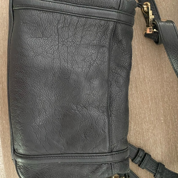 Tory Burch Amanda messenger tote. - Picture 4 of 5